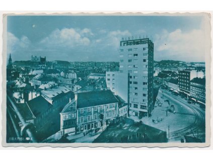 Slovensko, Bratislava, Grand Café, centrum města, cca 1935