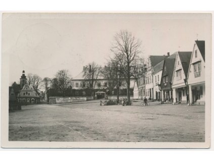 57 - Rychnovsko, Rokytnice v Orlických horách, oživené náměstí, cca 1932