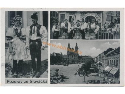 68 - Uherské Hradiště, 3 - záběr, náměstí, lidé v krojích..., cca 1943