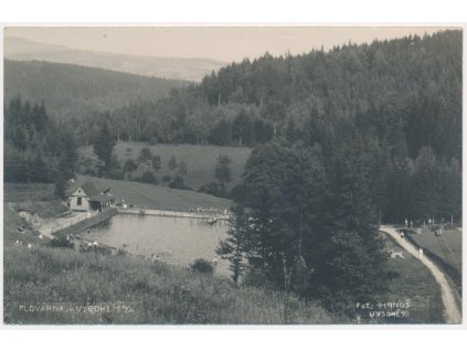 58 - Semilsko, Vysoké nad Jizerou, oživená plovárna, foto Hanuš, cca 1930