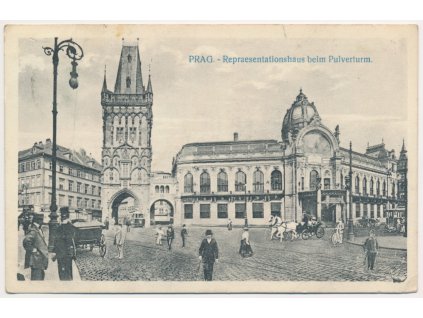 49 - Praha, Representationshaus beim Pulverturm, oživená ulice, cca 1915