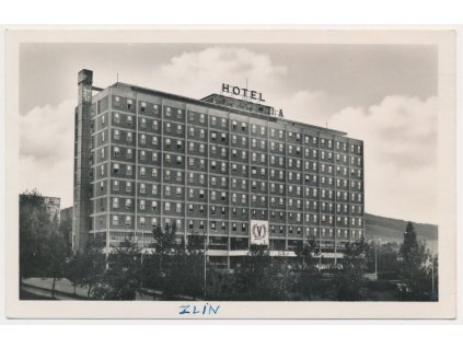 73 - Zlín, Hotel Viktoria (poté hotel Moskva, nyní hotel Zlín), cca 1943