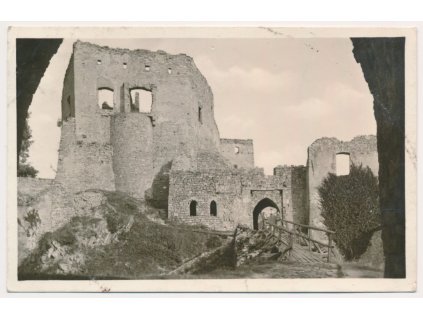 16 - Frýdeckomístecko, hrad Hukvaldy, Burg Hochvald, cca 1946