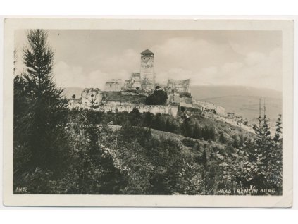 Slovensko, Trenčín, pohled na hrad, cca 1935