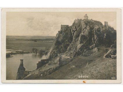 Slovensko, Devín, pohled na hrad, cca 1928