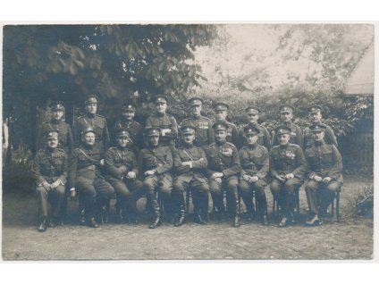 Vojenská, Skupinové foto důstojníků, foto Bruchelt, cca 1930