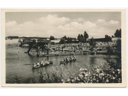 38 - Náchodsko, Červený Kostelec, oživená partie z koupaliště, cca 1956