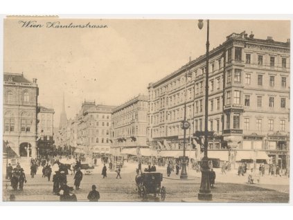 Rakousko, Wien, Kärtnerstrasse, oživená ulice, cca 1912