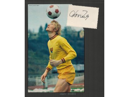 Dvořák Karel (1949), český fotbalový obránce, sběratelský list s vl. podpisem