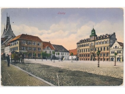 34 - Louny, oživené náměstí s koňským kočárem, cca 1913