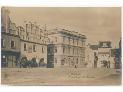 24 - Jindřichohradecko, Třeboň, radnice a Hotel Koníček, cca 1924