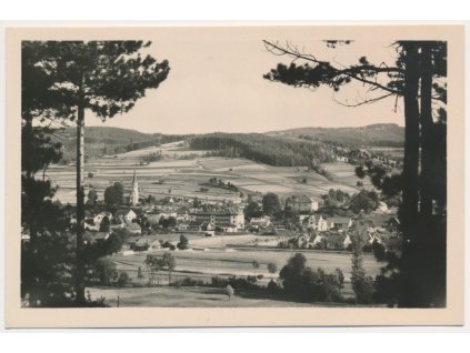 71 - Vsetínsko, Hovězí, celkový pohled na obec, cca 1946
