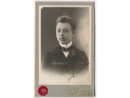 Čechy, portrétové foto muže, atelier Houska, rozměr cca 11x7cm, cca 1910, stav 1/1