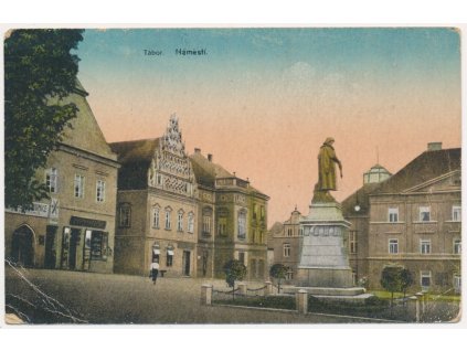 64 - Tábor, partie z náměstí s pomníkem, cca 1932