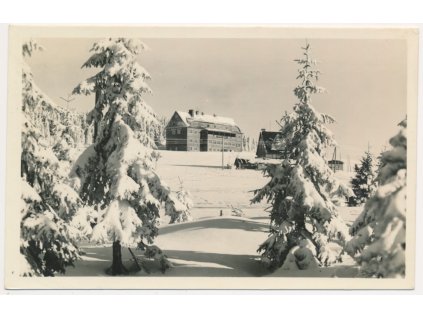 66 - Trutnovsko, Krkonoše, Pražská bouda, zimní partie, cca 1947
