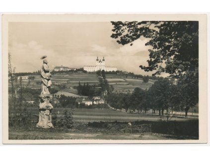 41 - Olomoucko, Svatý Kopeček, celkový pohled na poutní místo a okolí, cca 1940