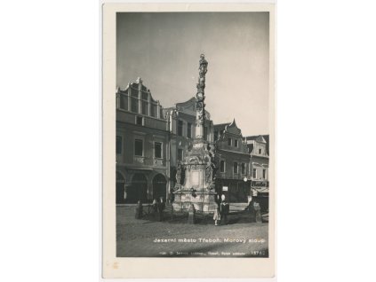 24 - Jindřichohradecko, Třeboň, oživená partie u Morového sloupu, 1943