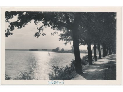 24 - Jindřichohradecko, Třeboň, Rybník Svět, cca 1944