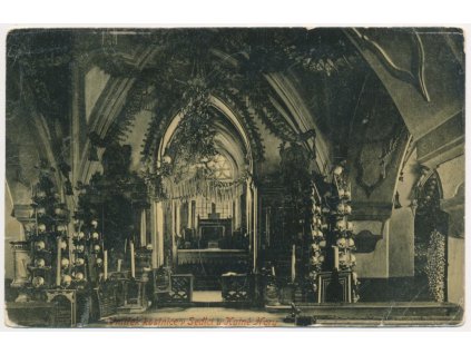 31 - Kutnohorsko, Sedlec, Vnitřek kostnice, cca 1908