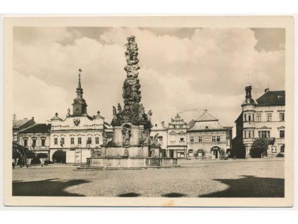 10 - Chrudim, partie z náměstí, cca 1950