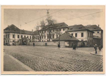 49 - Praha, Tyršův dům, Celkový pohled z Újezda, cca 1930
