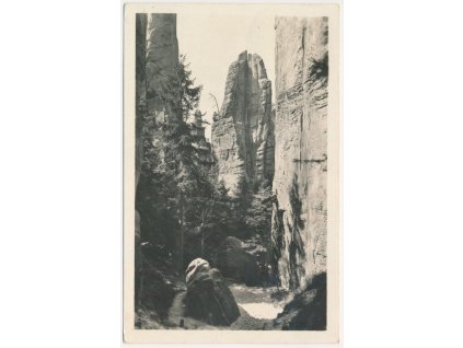 22 - Jičínsko, Prachovské skály, Modlitba skal, cca 1950