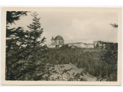 30 - Kroměřížsko, Svatý Hostýn, pohled na baziliku a okolí, cca 1950