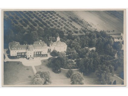 27 - Kladensko, Lány, letní sídlo prezidenta, letecký pohled, cca 1923