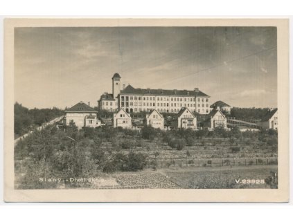 27 - Kladensko, Slaný, Dívčí škola, cca 1945