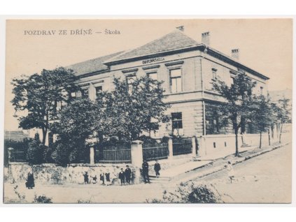 27 - Kladensko, Dříň, oživená partie před školou, cca 1919