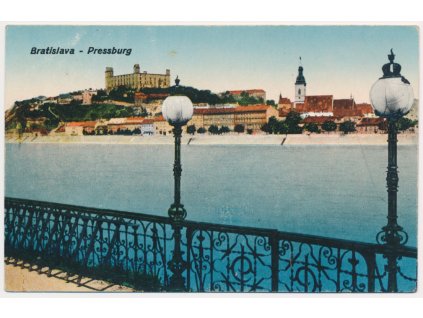 Slovensko, Bratislava, pohled na město od Dunaje, cca 1925