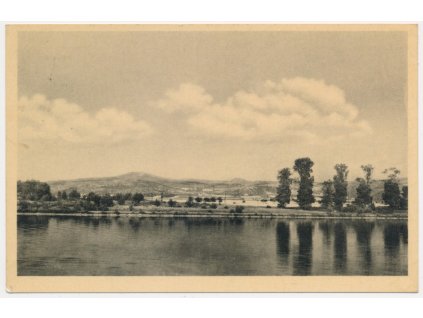 33 - Litoměřicko, Lovosice, celkový pohled od řeky, cca 1954