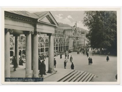08 - Chebsko, Mariánské Lázně, oživená kolonáda, cca 1947