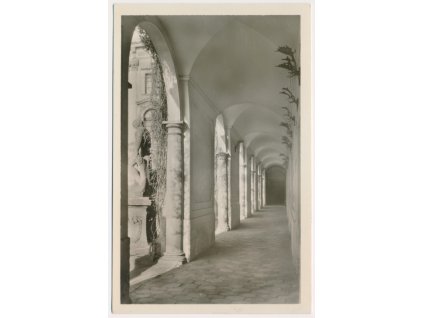 72 - Vyškovsko, Slavkov u Brna, zámecká partie, cca 1950