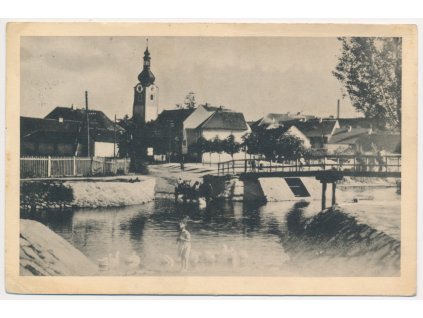 15 - Domažlicko, Staňkov, oživená partie u řeky, cca 1942