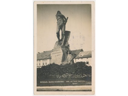 02 - Beroun, Socha osvobození, cca 1933