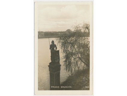 49 - Praha, socha Bruncvíka, cca 1931