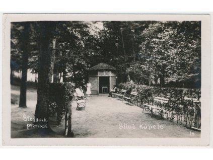Slovensko, Sliač, Kúpele, oživená partie u pramene Štefánik, cca 1932