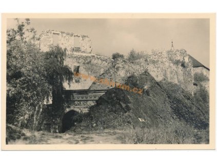 02 – Berounsko, Hrad Točník – Brána, ca 1949
