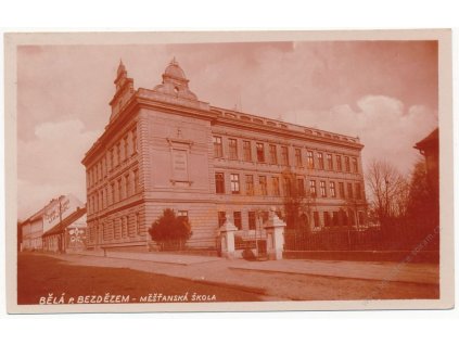 36 - Mladoboleslavsko, Bělá p. Bezdězem, Měšťanská škola, cca 1940