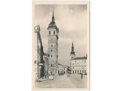 72 - Vyškov, oživená partie z náměstí, cca 1935