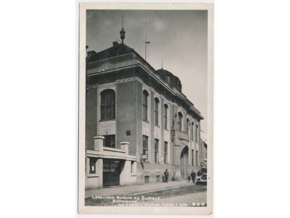 28 - Klatovsko, Sušice na Šumavě, oživená partie před Sokolovnou, 1932