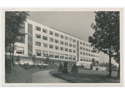 54 - Příbramsko, Dobříš, partie u sanatoria, cca 1942