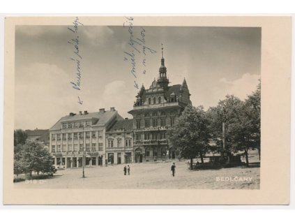 54 - Příbram, Sedlčany, oživená partie z náměstí, cca 1947