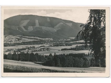 16 - Frýdeckomístecko, Čeladná, V pozadí Smrk, cca 1944