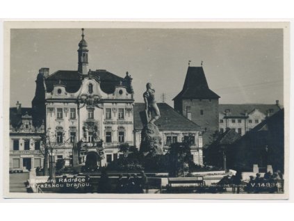 02 - Beroun, Radnice s Pražskou bránou, cca 1931