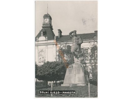 61 - Svitavsko, Dolní Újezd, pomník L. Pakosty, cca 1940