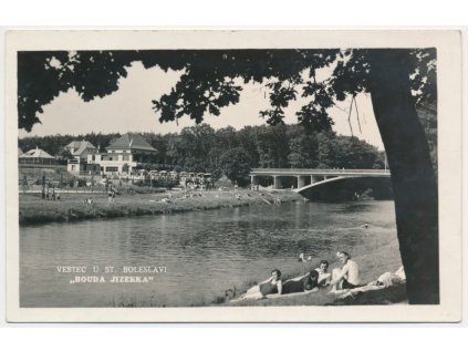 50 - Praha-východ, Nový Vestec, Jizerka, oživená partie u řeky, cca 1936