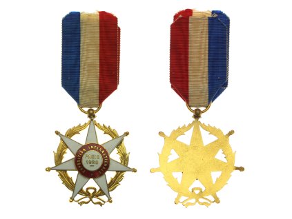 Francie, medaile z "Mezinárodní výstavy v Paříži 1928, smalty, stuha, stav 1/1/1