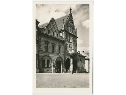 31 - Kutná Hora, oživená partie před Kamenným domem, cca 1950